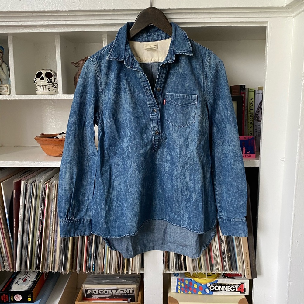 Levi’s denim top
